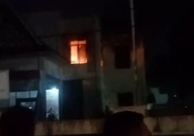 kantor_dinas_pariwisata_siantar_terbakar