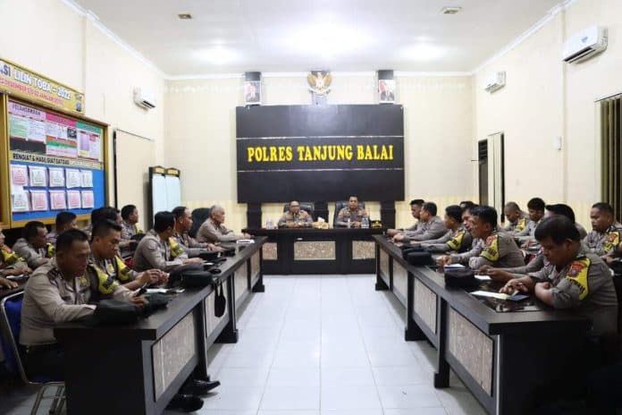 kapolres_tanjung_balai_evaluasi_anggotanya