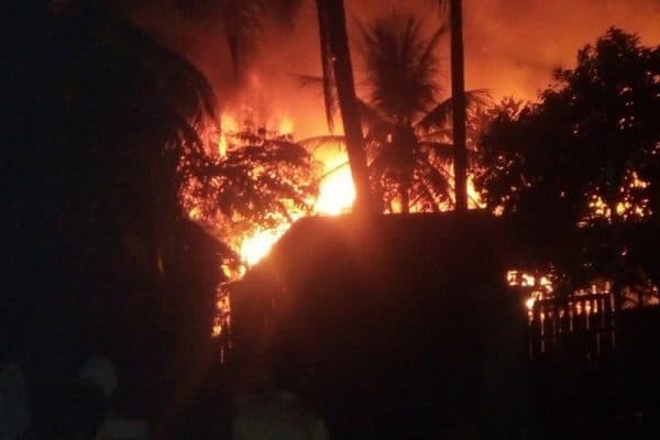 12_rumah_dilalap_si_jago_merah