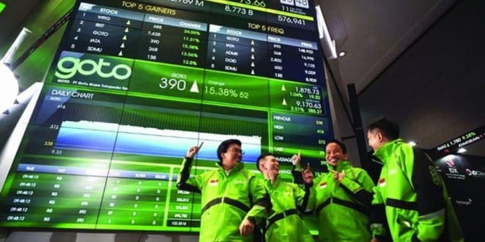 1300_karyawan_pt_goto_gojek_di_phk