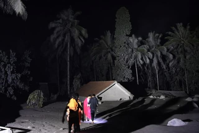 13_orang_tewas_akibat_erupsi_gunung_semeru