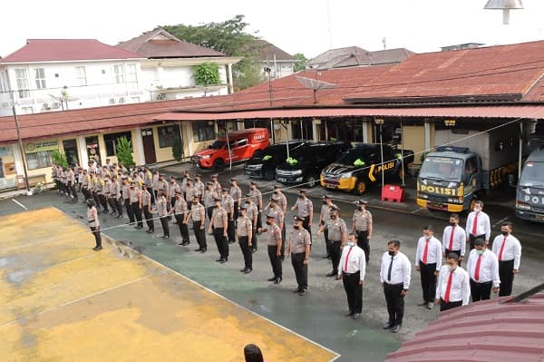 34_personel_polres_siantar_naik_pangkat