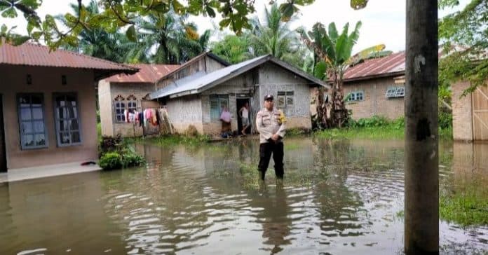 3_kabupaten_di_sumut_terendam_banjir