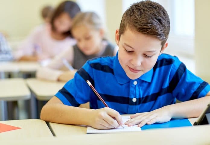 4_cara_ampuh_agar_anak_semangat_belajar