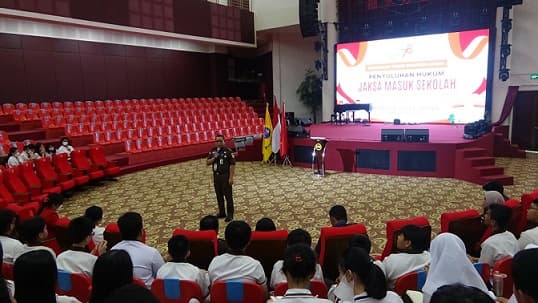92_siswa_smp_pos_ikuti_penyuluhan_hukum