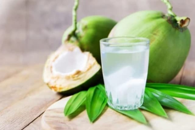air_kelapa_bisa_hilangkan_dehidrasi_asal