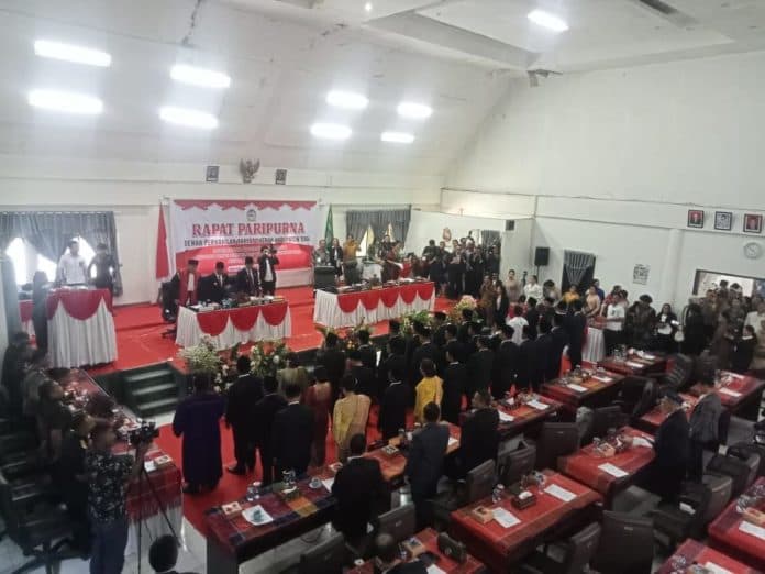 anggota_dprd_toba_2024_2029_resmi_dilantik