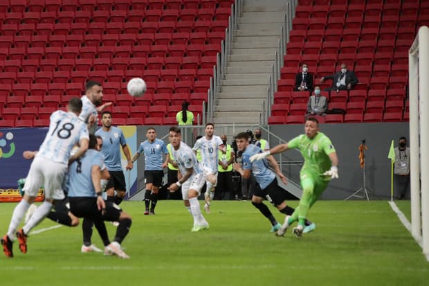 argentina_ungguli_uruguay_di_babak_pertama