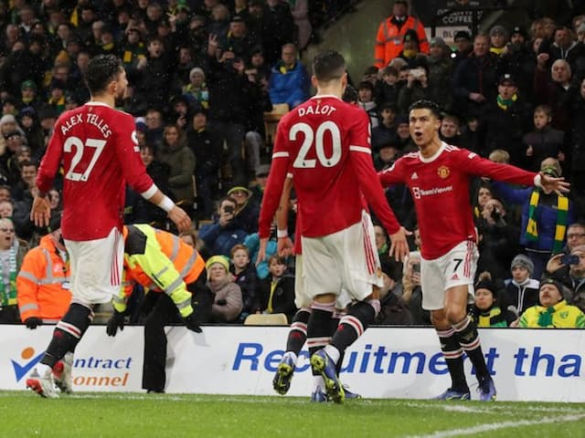awas_kena_sengat_brentford_setan_merah