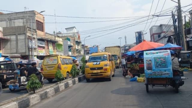 balada_pedagang_di_pasar_sukaramai_medan