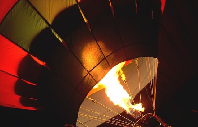 balon_udara_terbakar_di_meksiko_5_tewas