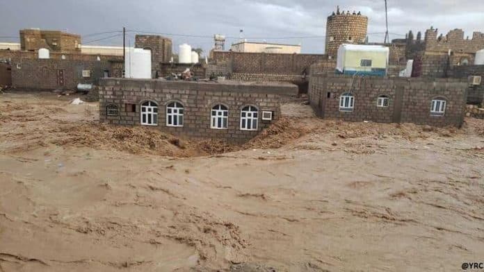 banjir_hebat_di_yaman_45_orang_meninggal