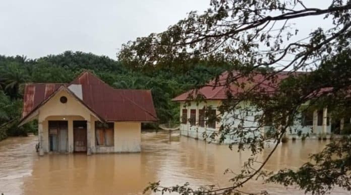 banjir_rendam_11_desa_di_aceh_timur