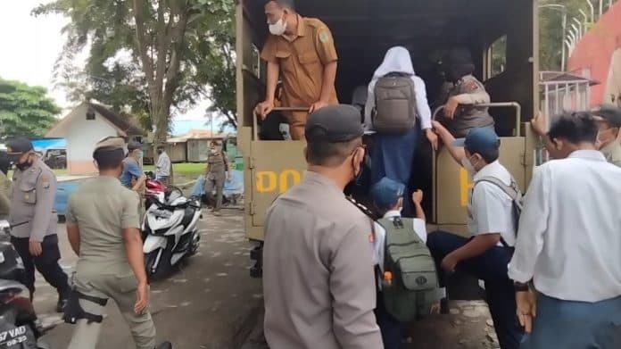belasan_pelajar_di_kisaran_terjaring_razia