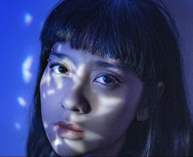 charita_utami_debut_solo_lewat_lagu_toreh