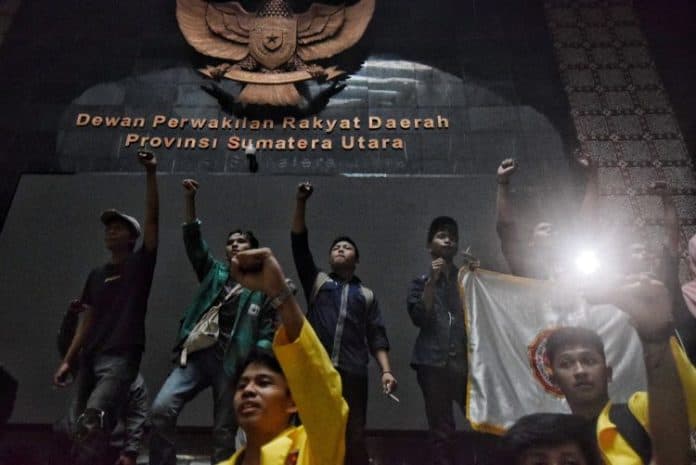 demo_tolak_kenaikan_ppn_12_persen