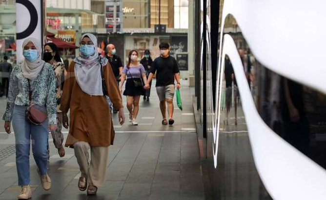 di_malaysia_vaksin_covid_19_tak_perlu_halal