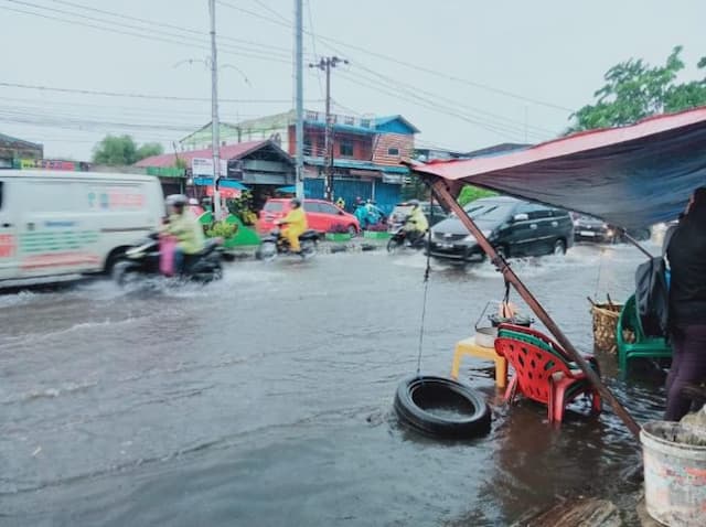 diguyur_hujan_kota_medan_sempat_tergenang