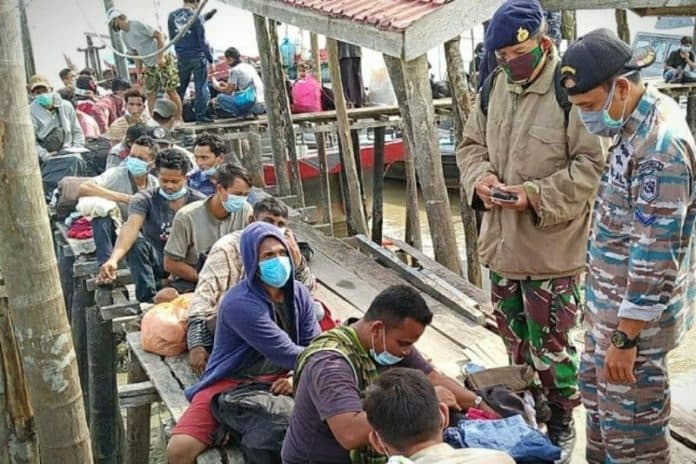 dipulangkan_2500_tki_ilegal_dari_malaysia