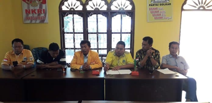 dpd_golkar_humbahas_bantah_dukung_dosmar