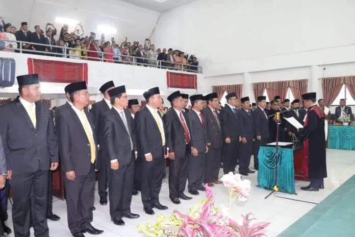dprd_tobasa_2019_2024_resmi_dilantik