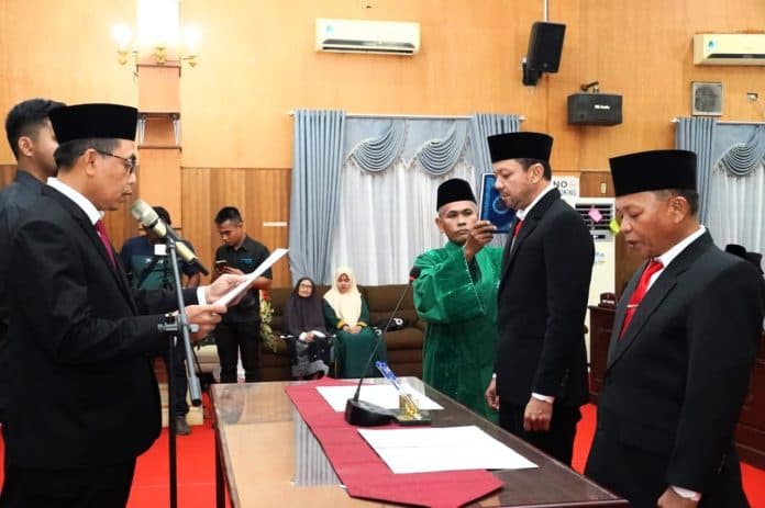 dua_anggota_dprd_batu_bara_paw_dilantik