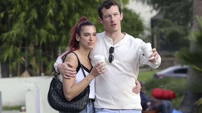dua_lipa_bertunangan_dengan_callum_turner