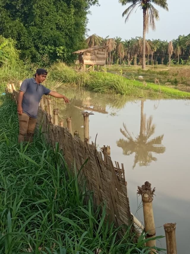 dua_pelajar_sd_tewas_berpelukan