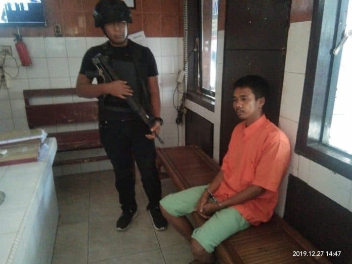 dua_saudara_membunuh_satu_masih_berkeliaran