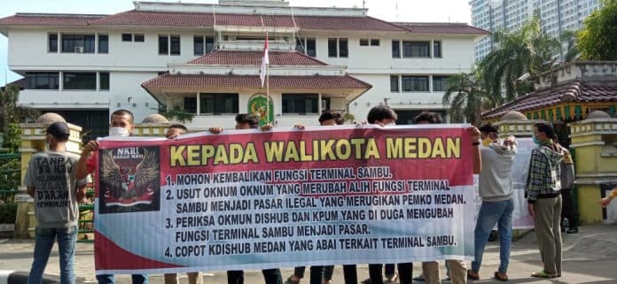 fpkpum_demo_soroti_fungsi_terminal_sambu