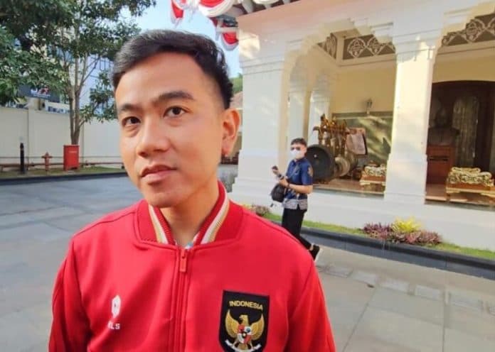 gibran_bantah_tiru_gaya_debat_ayahnya