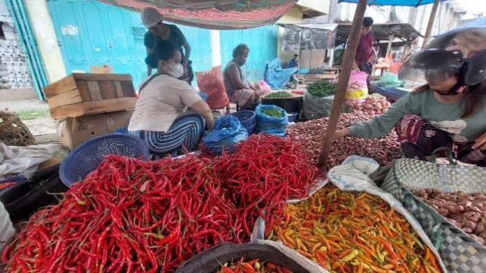 harga_cabai_merah_berangsur_turun_di_medan