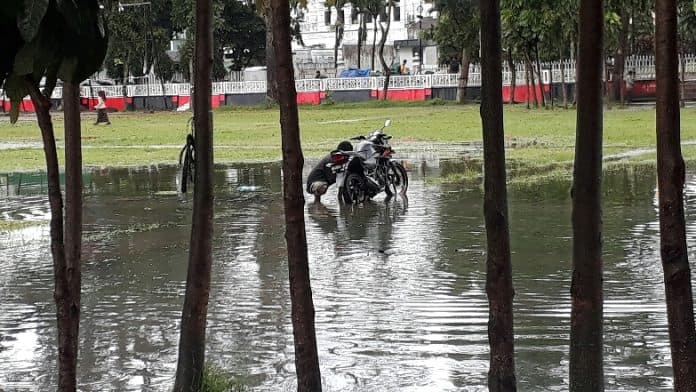 hujan_deras_ruas_jalan_siantar_banjir
