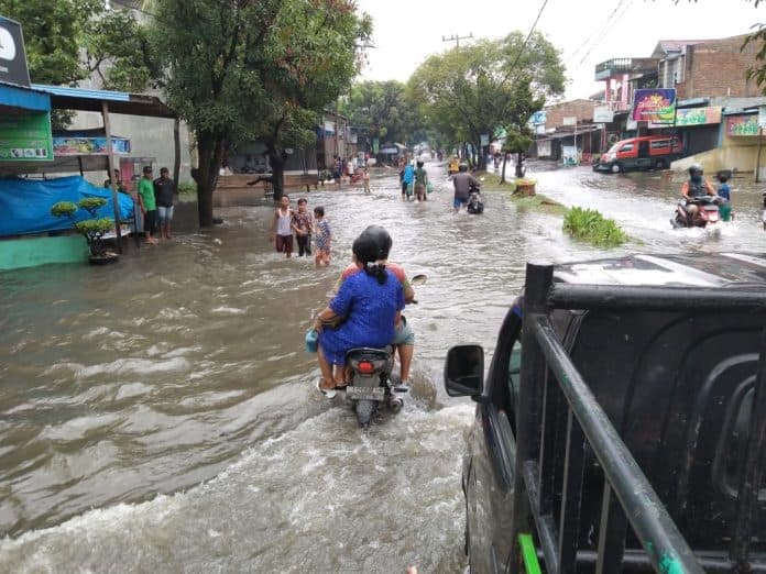 hujan_sebentar_saja_medan_utara_banjir