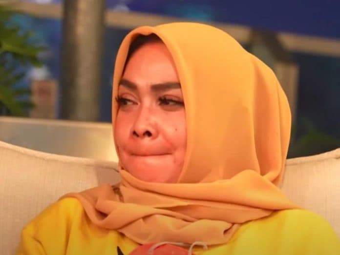 ibu_nagita_slavina_gugat_cerai_suaminya