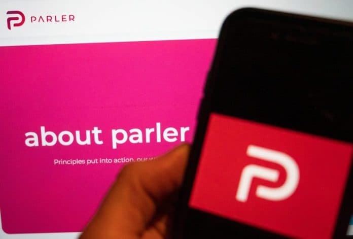 kanye_west_bakal_beli_media_sosial_parler