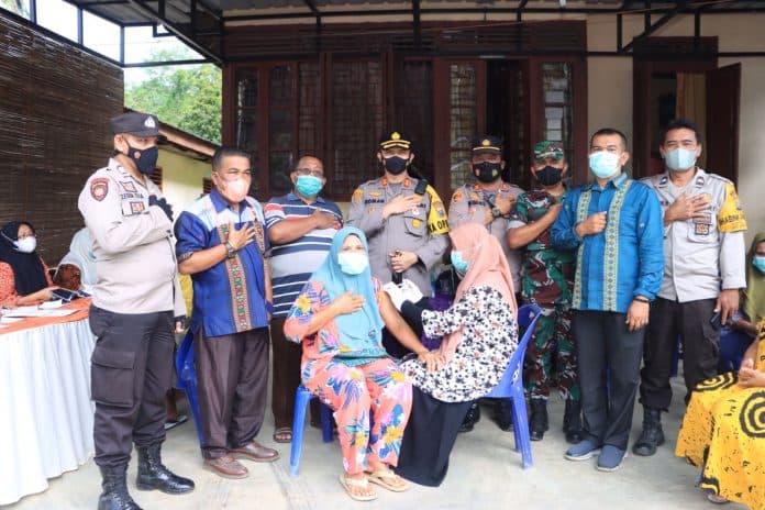 kapolres_tapsel_jangan_kendur_patuhi_prokes