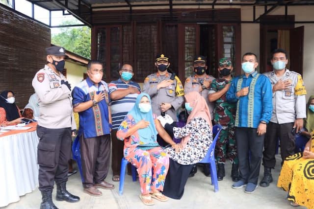 kapolres_tapsel_jangan_kendur_patuhi_prokes