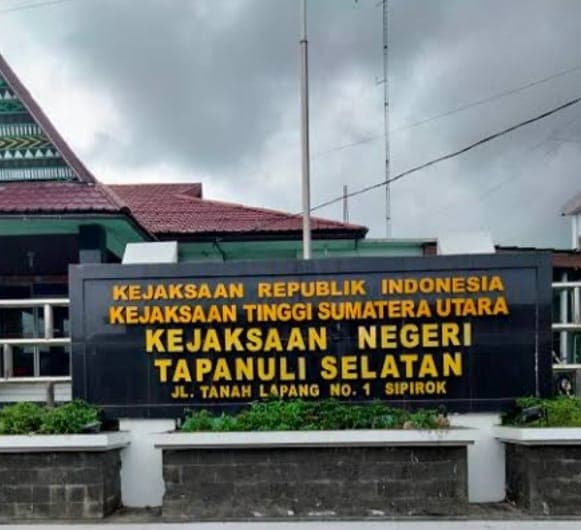 kejari_tapsel_periksa_komisaris_pt_tsm