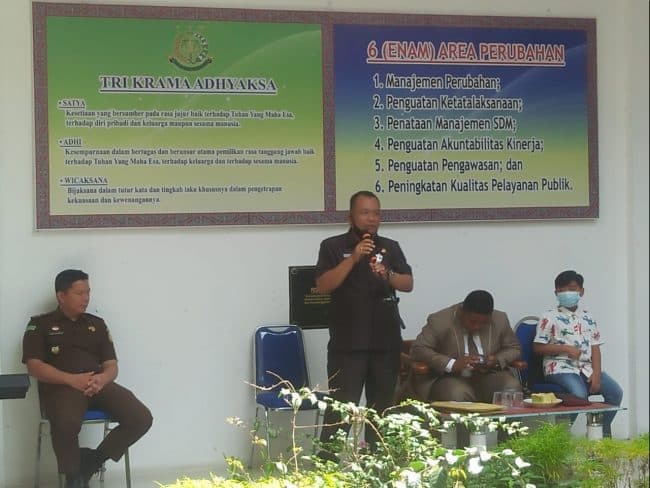 kejari_toba_samosir_gelar_natal_bersama