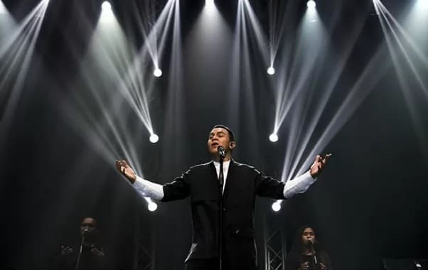 konser_tulus_di_gbk_dibatalkan_polisi