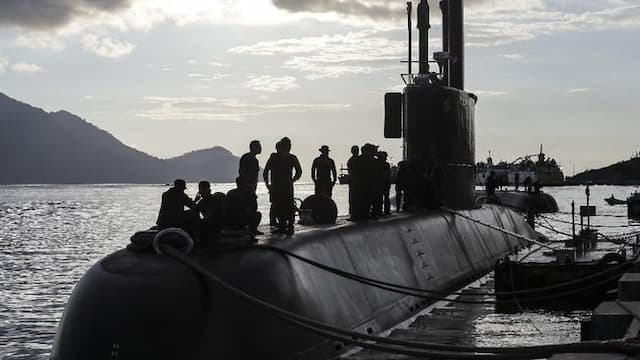kri_nanggala_402_terbelah_menjadi_3_bagian