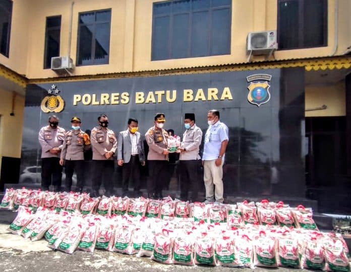 ksj_terima_beras_dari_dprd_batu_bara