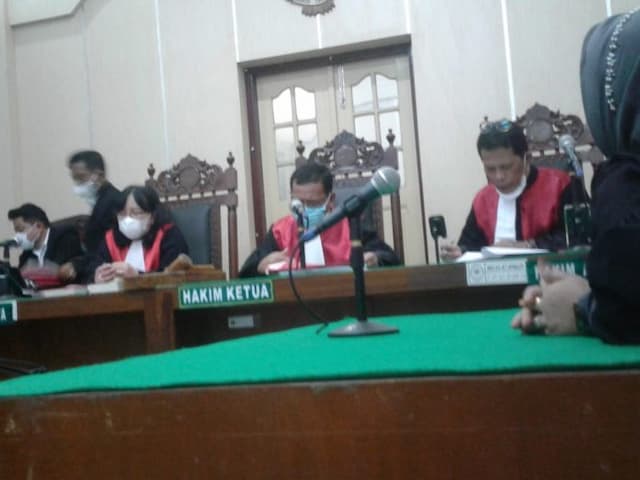 kurir_sabu_10_gram_dihukum_75_tahun_penjara