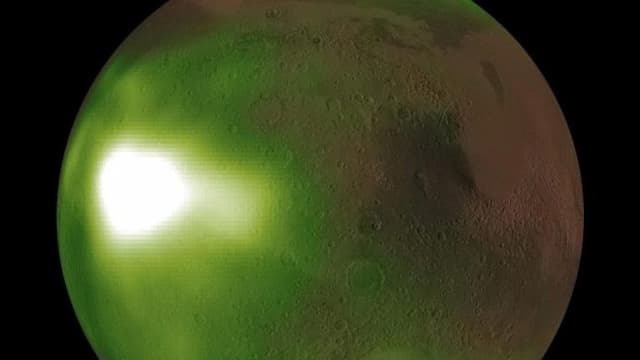 langit_mars_berubah_jadi_hijau_kok_bisa