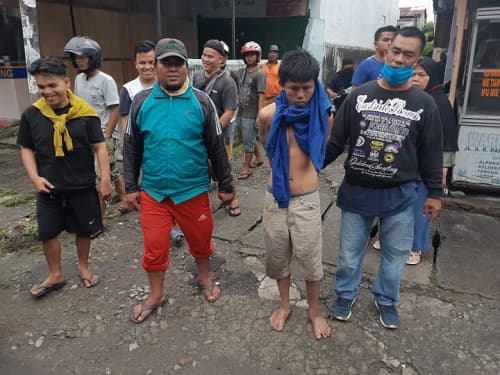 massa_amuk_spesialis_pencuri_betor_di_medan