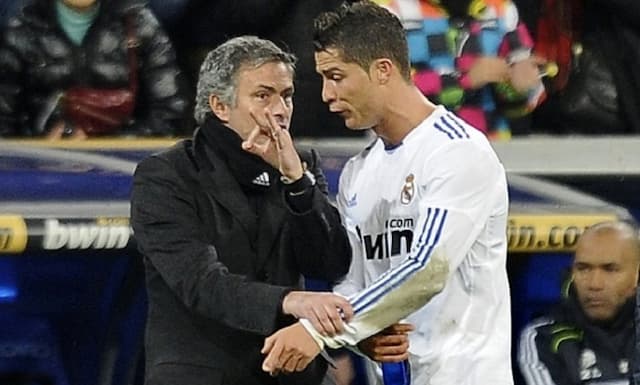 mourinho_bujuk_ronaldo_gabung_di_roma
