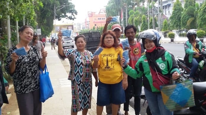 nindy_driver_ojol_berbagi_masker_gratis