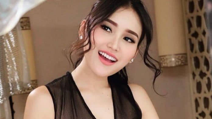 orangtua_ayu_ting_ting_diperiksa_polisi