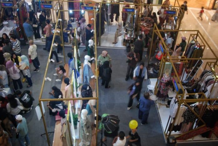 pameran_ulos_di_kksu_tarik_minat_warga